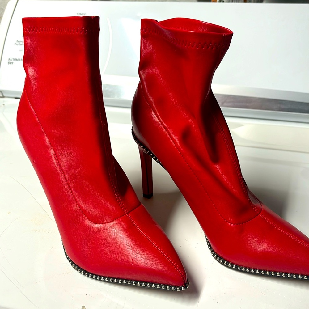 Women’s Bar III Red heels